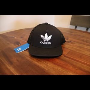 NWT Adidas Trefoil Trucker Hat